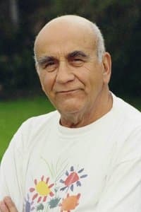 Warren Mitchell profile