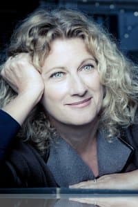 Angela Finocchiaro profile